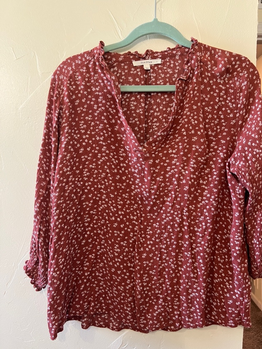 fun 2 fun Mauve Rose Floral V-Neck Pintuck Blouse